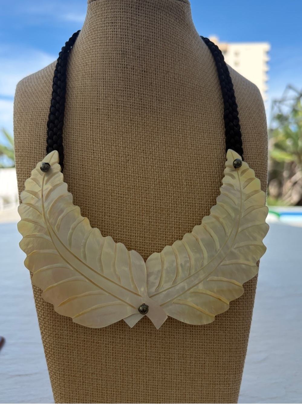 Shell Leaf Statement Necklace in Ivory